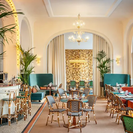 Отель - Gare De Lyon Bastille By Ihg
